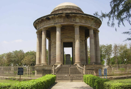 Ghazipur_tomb_of_Lord_Cornwallis_day_12_Dropbox_Andre_Deyer_31aug18