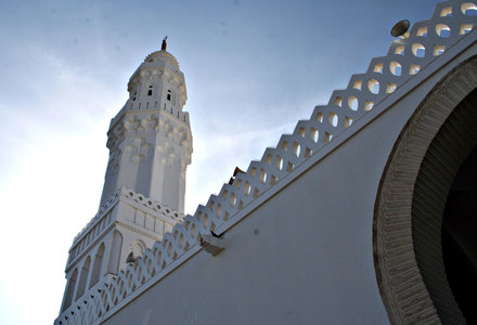 masjid_in_madinah_1441137_1599x1066