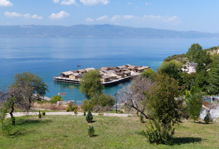 baai_van_de_beenderen_meer_van_Ohrid